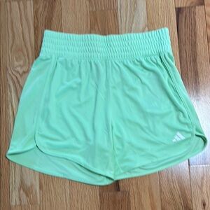 Adidas Pacer Shorts Women’s Small Green High Rise New with Tags NWT Regular Fit